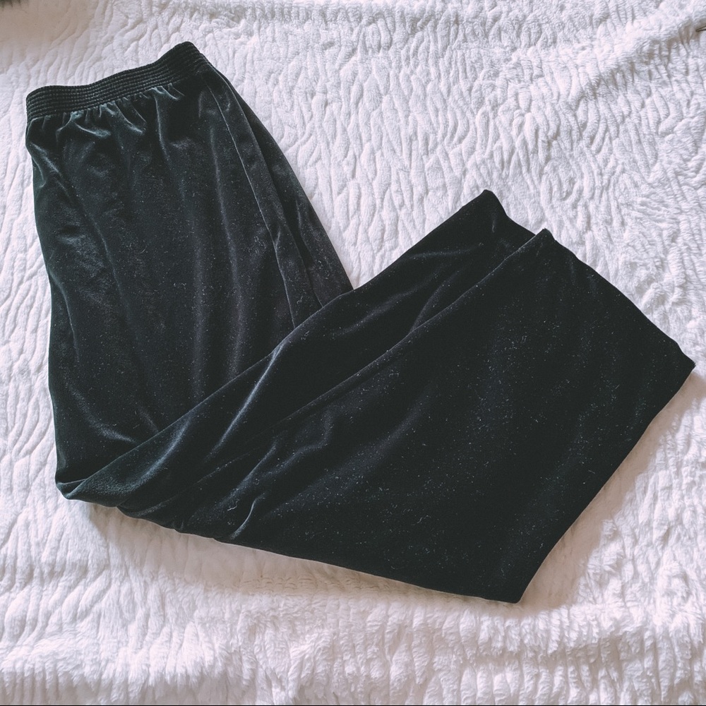 Vintage Velvet Trackpants with Wide Leg